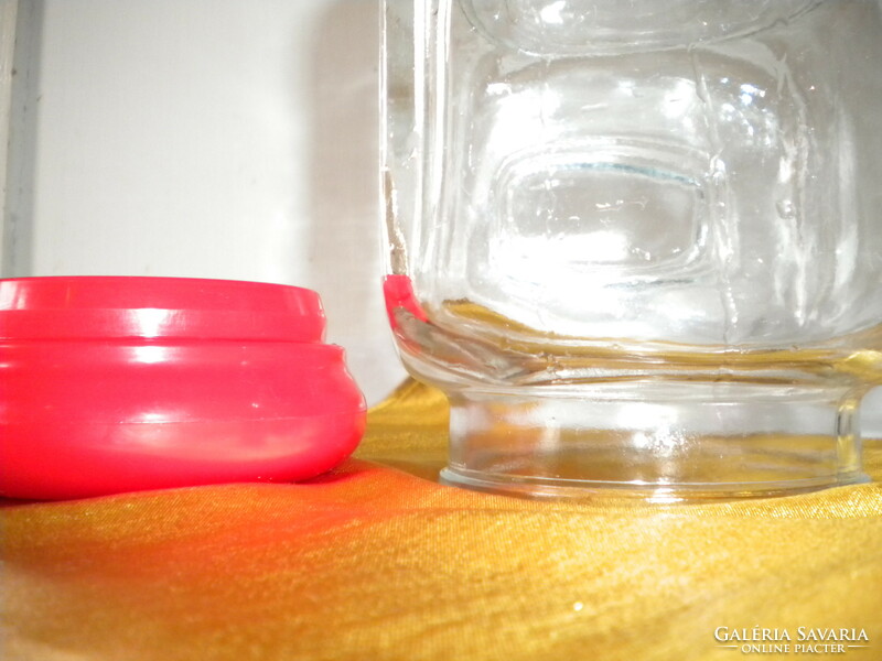 Red bottle with plastic stopper, square, can be written on, candy, snack holder