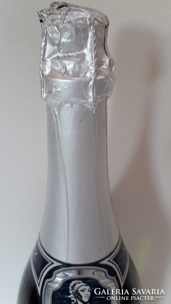 Unopened, approx. 20-year-old, 3-liter Madame dubarry champagne