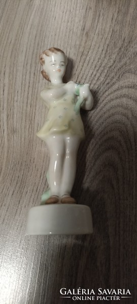 Zsolnay porcelán virágos kislány
