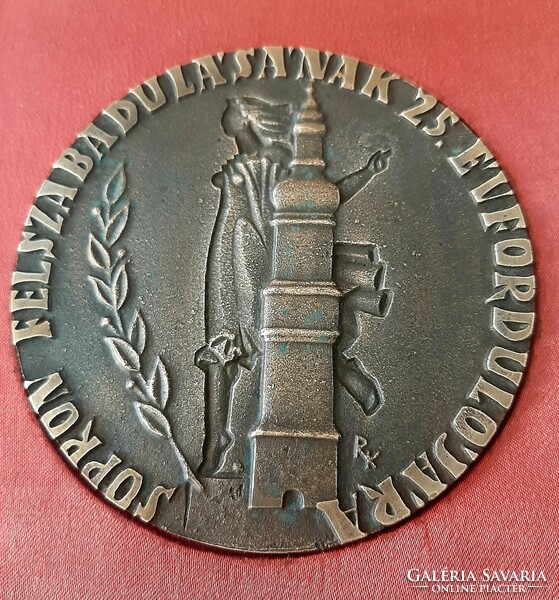 Kálmán Renner: bronze plaque for the 25th anniversary of the liberation of Sopron in a box 9.4 cm