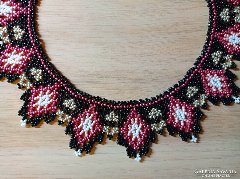 Black and pink pearl necklace