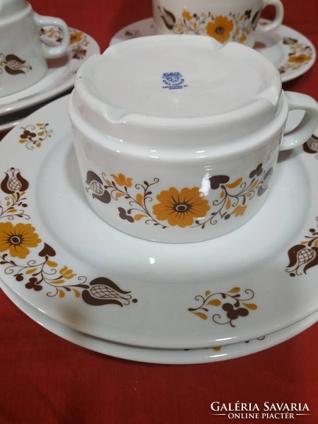 Panni dekoros alföldi porcelánok - leveses-teás csésze, süteményes tányérok