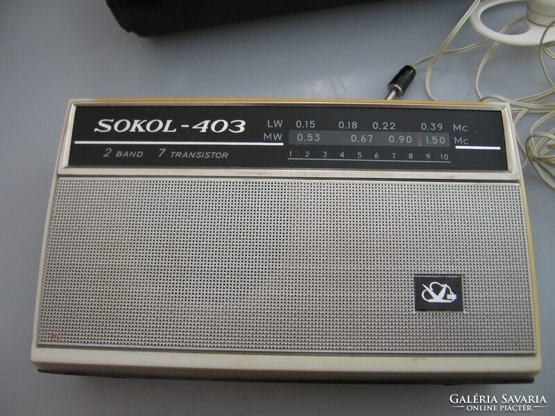 Retro sokol radio with leather case and earphones