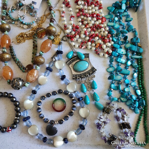 14.Cs. Used 30-piece mineral jewelry package in good condition