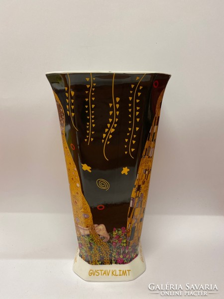 Queen Isabell porcelán váza