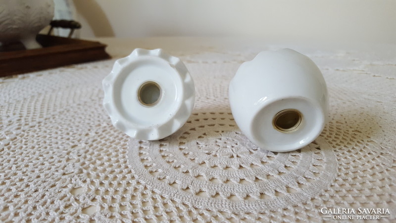 Egg-shaped porcelain salt and pepper shaker