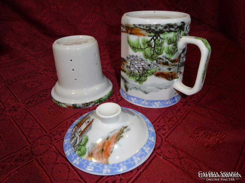 Polygonal landscape tea cup with strainer and lid