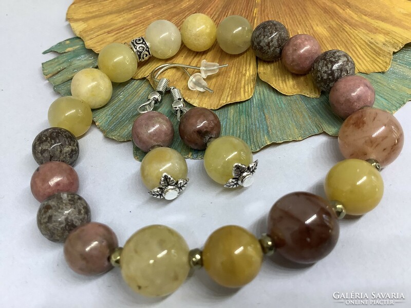 Mineral bracelet and earring set, thanks to the shaman quartz, with colors reminiscent of a 
