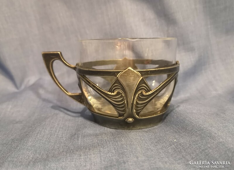 Viennese art nouveau cup. Approx. 1919. Flawless.