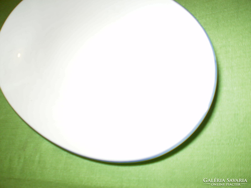SOLAFRANCE GÉRARD FAVARON áramvonalas porcelán ovális kínáló tál 24x14x3 cm.