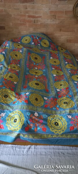 Cotton satin embroidered bedspread/tablecloth