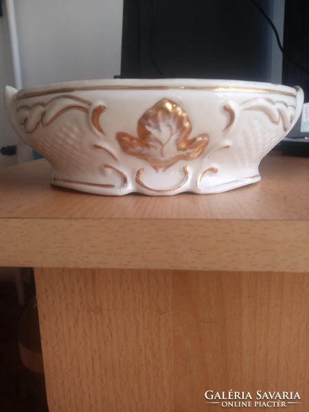 Lengyel áttört fedelü porcelán bonbonier