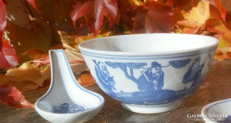 Rice bowl and spoon with monk pattern