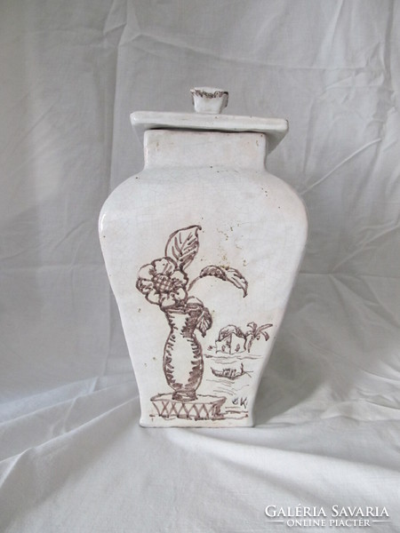 Art deco ceramic container with lid