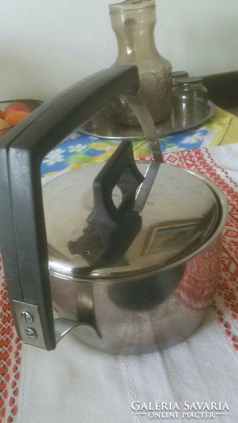 1.5 Liter inox teapot with retro vinyl handle