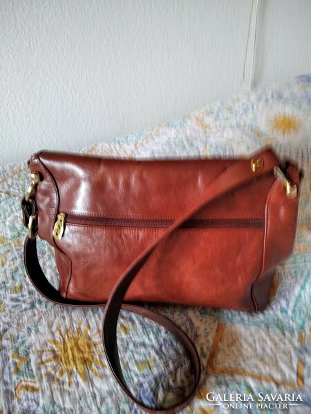 Beautiful Armani brown leather women's bag with adjustable length handle