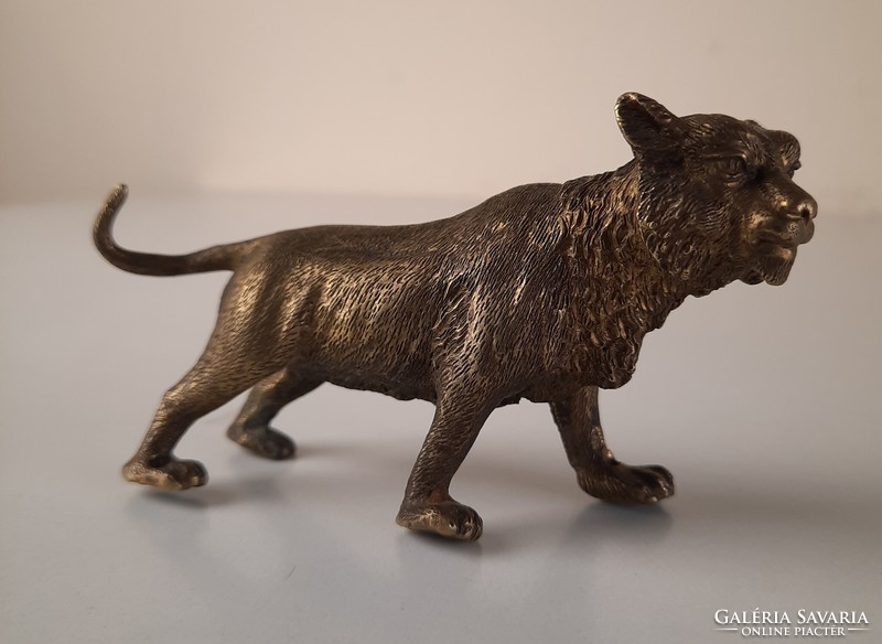 Antik bronz kis oroszlán szobor