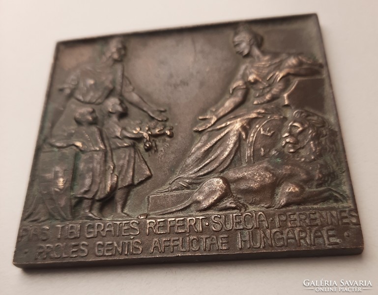 Antik bronz plakett "Pias tibi grates refert Suecia perennes proles gentis afflictae Hungariae"