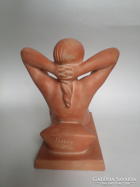 Béla Kucs: seated nude terracotta