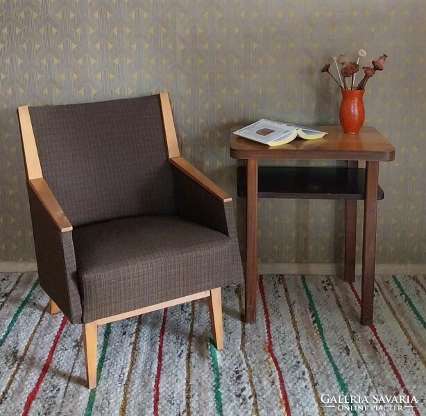 Eastern mute retro armchair