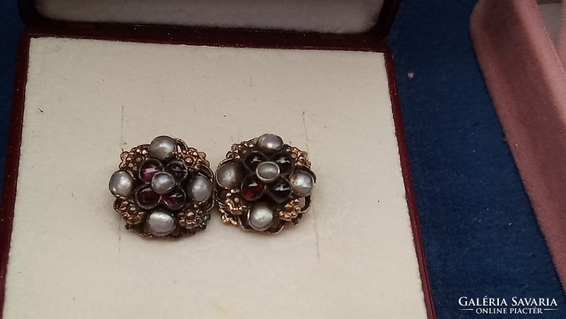 Antique gold-plated silver earrings decorated with pearls with garnets