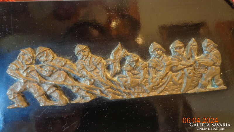 Applied art bronze wall picture, net puller, fishing male figures, 30 x 13 cm