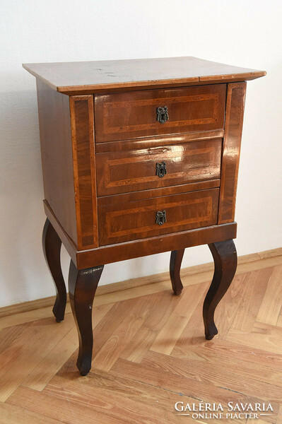 3-Drawer smizet, classicist bronze with hammers, inlaid, Hungarian, 19th century Middle