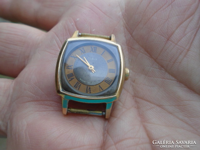 Art deco women's Slavic wristwatch with two-tone dial in brilliant condition