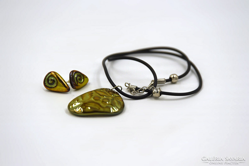 Zsolnay eozin jewelry, pendant on leather strap + earrings