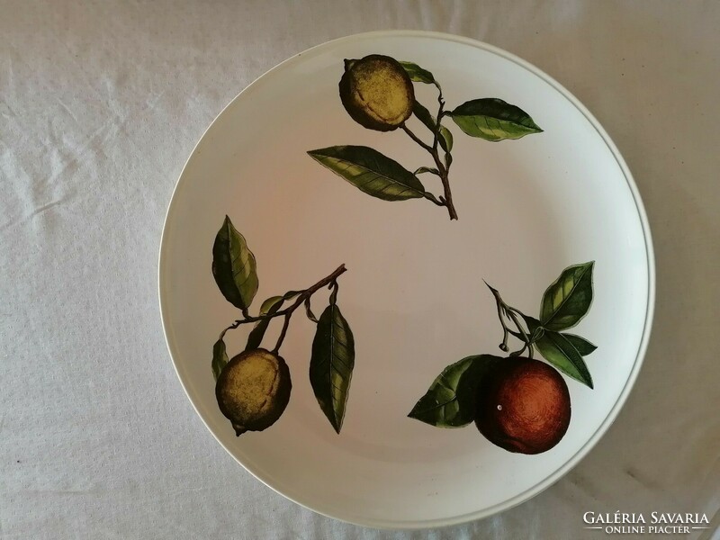 A large German wall plate with a Mediterranean feel