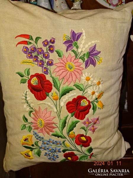 Old embroidered decorative pillow feather pillow small pillow filled with feathers