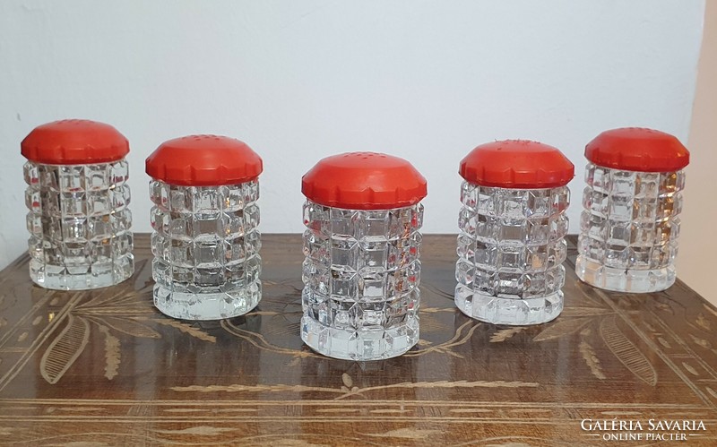 Retro spice shaker/ spice holder/ salt and pepper shaker (sold as a set of 5)