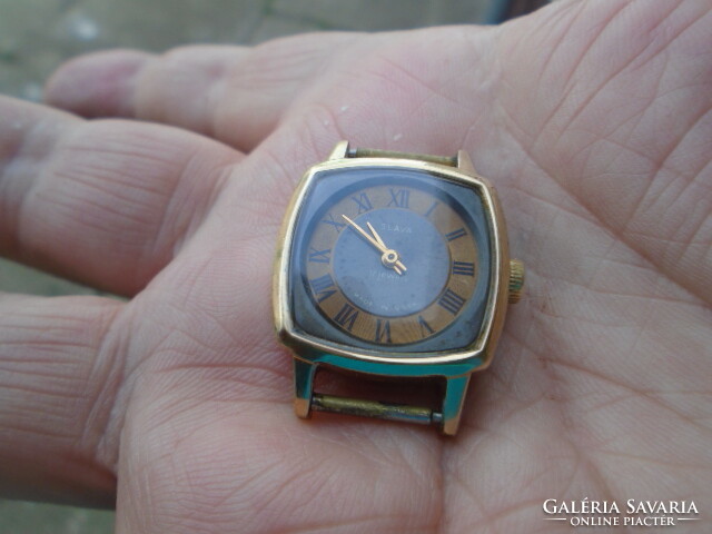 Art deco women's Slavic wristwatch with two-tone dial in brilliant condition