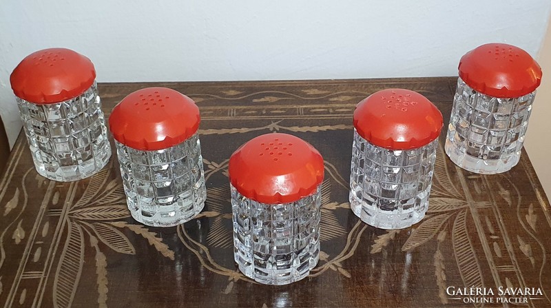 Retro spice shaker/ spice holder/ salt and pepper shaker (sold as a set of 5)