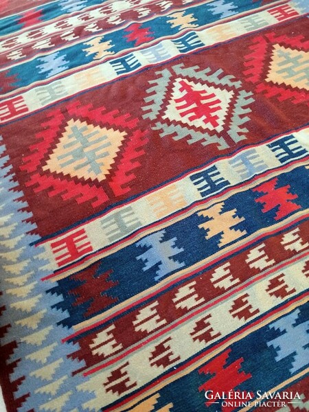 Beautiful Balkan kelim carpet 190 x 280 cm