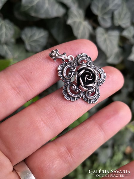 Beautiful rosy silver pendant