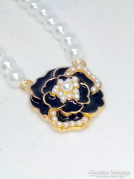 White tekla pearl necklace with black rose pendant 260