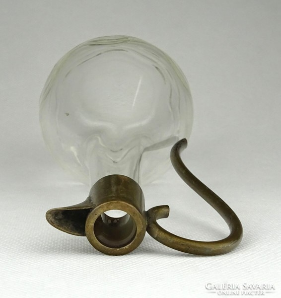 0Z983 Antik bécsi szecessziós fújt üveg osztrák karaffa réz fejjel 16.5 cm