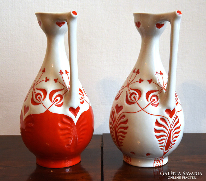 Pair of Hungarian Zsolnay jugs, xx. S.