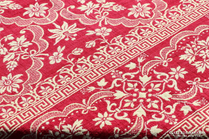 Woven tablecloth