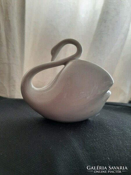 Raven house porcelain swan