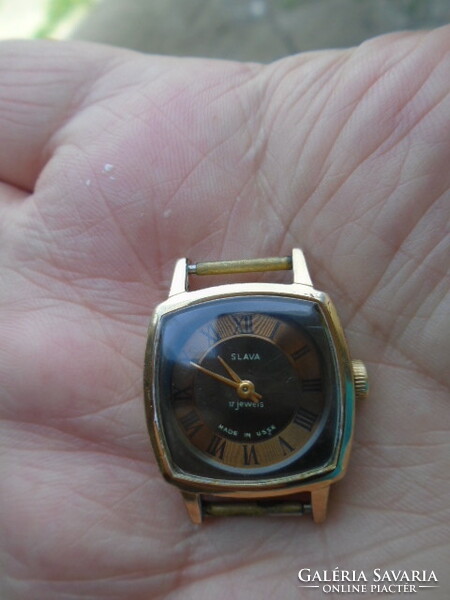 Art deco women's Slavic wristwatch with two-tone dial in brilliant condition