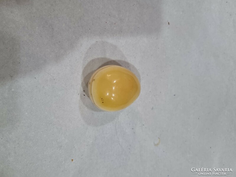 Alabaster egg