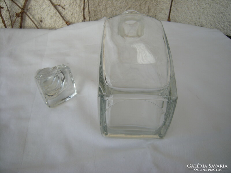 Szögletes üvegpalack üvegdugóval