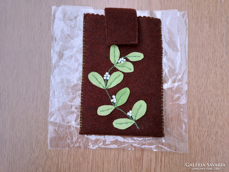 Handmade, new floral mobile phone case, tablet case, e-book, book holder (12.5 x 18 cm.)