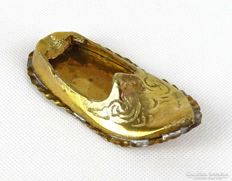 1A971 decorative oriental shoe-shaped copper ashtray 8.5 Cm