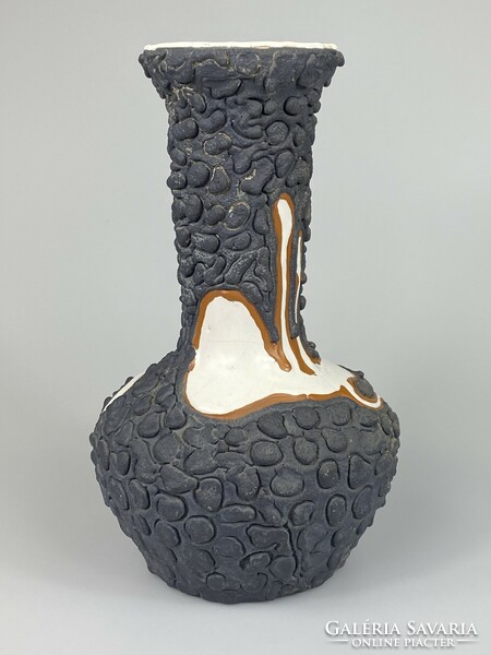 Ceramic vase - with king mark