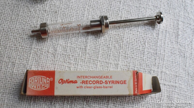 Old glass syringe fortuna w.G. Co optima unused factory condition 1 pc. , 8.9 X 1.8cm 2ml German