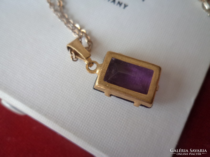 Bizsu necklace with purple stone pendant