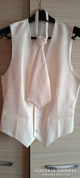 Wedding vest with tie